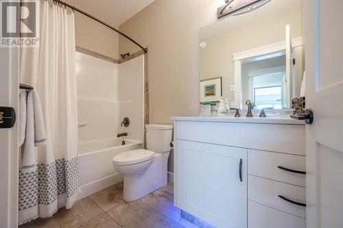 127 Timberstone Place, Penticton, BC - Indoor Photo Showing Bathroom