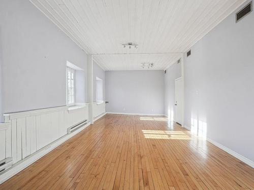 Commerce - 32 Rue St-Charles O., Longueuil (Le Vieux-Longueuil), QC - Indoor Photo Showing Other Room