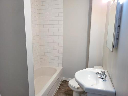 Salle de bains - 52 Av. Carter, Rouyn-Noranda, QC - Indoor Photo Showing Bathroom
