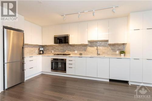 570 De Mazenod Avenue Unit#609, Ottawa, ON - Indoor Photo Showing Kitchen With Upgraded Kitchen