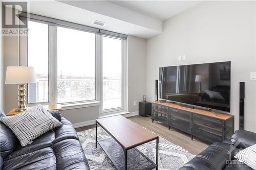 570 De Mazenod Avenue Unit#609, Ottawa, ON - Indoor Photo Showing Living Room