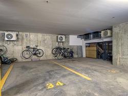 Garage - 