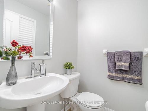 2291 Colbeck St, Oakville, ON - Indoor Photo Showing Bathroom