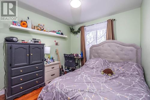 1342 Roylen Rd, Oakville, ON - Indoor Photo Showing Bedroom