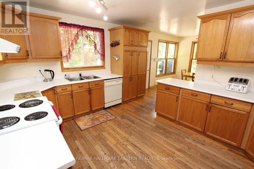 58 Fire Route 26G, Havelock-Belmont-Methuen, ON - Indoor Photo Showing Kitchen With Double Sink