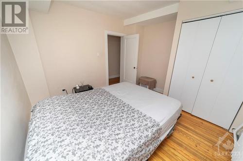 40 Vaughan Street, Ottawa, ON - Indoor Photo Showing Bedroom