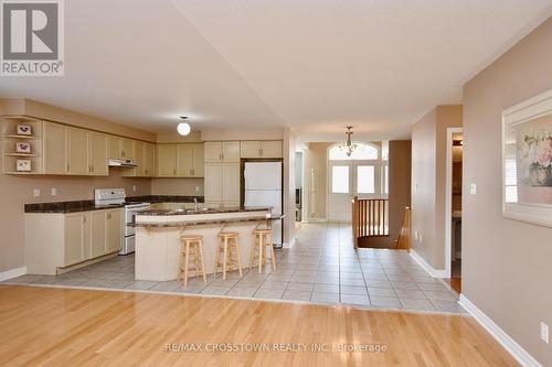 46 Jewel House Lane, Barrie, ON - Indoor Photo Showing Kitchen
