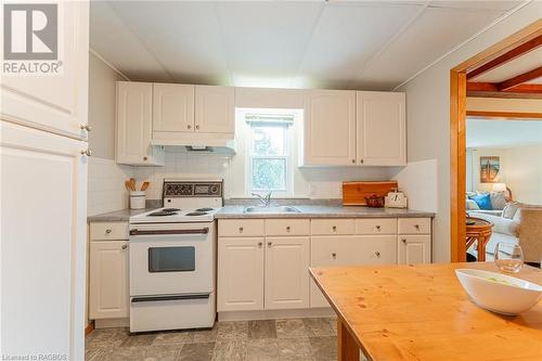 559 Bay Street, Oliphant, ON - Indoor Photo Showing Kitchen
