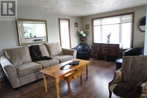 545808 Laronge Ave, Coleman Township, ON - Indoor Photo Showing Living Room
