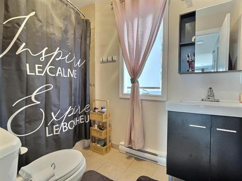 Bathroom - 62 Rue Caron, Rouyn-Noranda, QC - Indoor Photo Showing Bathroom