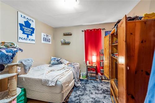 305 Scholfield Avenue S, Welland, ON - Indoor Photo Showing Bedroom