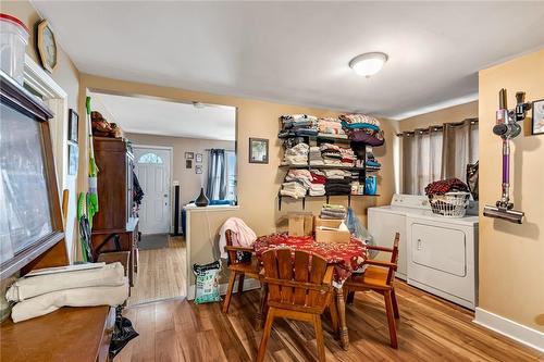 305 Scholfield Avenue S, Welland, ON - Indoor Photo Showing Laundry Room