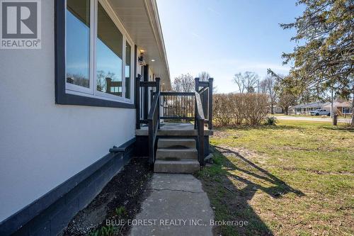 416 Indian Creek Rd W, Chatham-Kent, ON - Outdoor