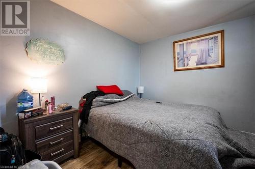 94 Cedar Street, Cambridge, ON - Indoor Photo Showing Bedroom