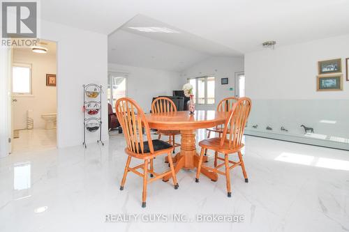 223 Crosby Drive, Kawartha Lakes, ON - Indoor Photo Showing Dining Room