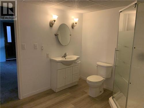 889 Lalonde Road, L'Orignal, ON - Indoor Photo Showing Bathroom
