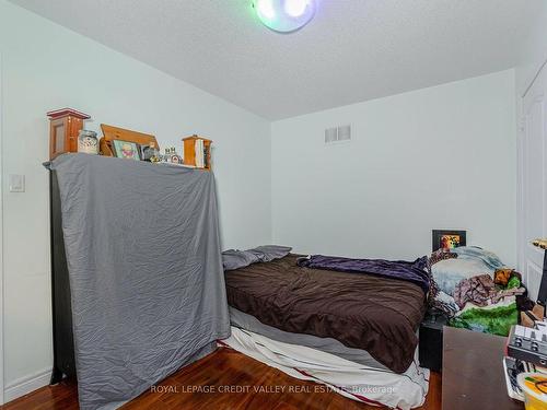 12 Helman Rd, Brampton, ON - Indoor Photo Showing Bedroom