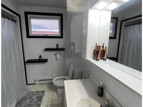 225 Bayview Street, Schreiber, ON - Indoor Photo Showing Bathroom