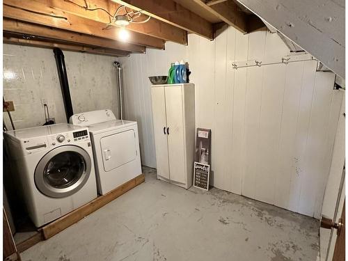 225 Bayview Street, Schreiber, ON - Indoor Photo Showing Laundry Room