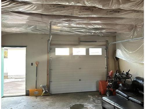 225 Bayview Street, Schreiber, ON - Indoor Photo Showing Garage