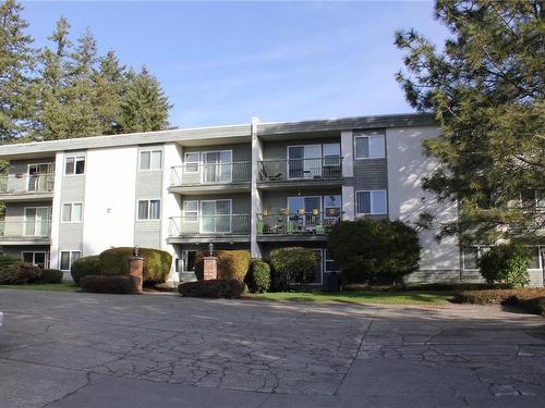 303-178 Back Rd, Courtenay, BC - Outdoor With Balcony With Facade