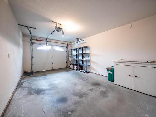 2733 Keighley Rd, Nanaimo, BC - Indoor Photo Showing Garage