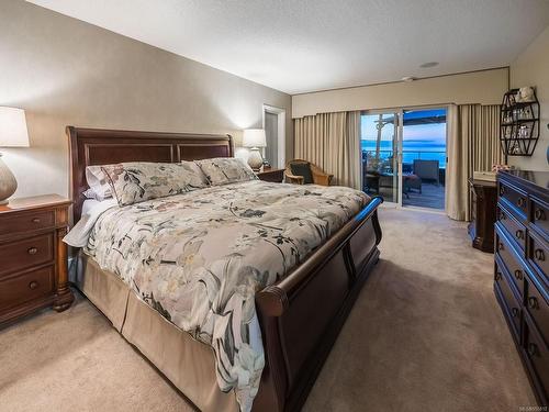 450 Judges Row, Qualicum Beach, BC - Indoor Photo Showing Bedroom