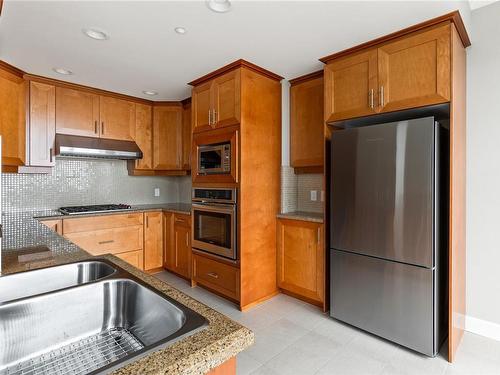 819-21 Dallas Rd, Victoria, BC - Indoor Photo Showing Kitchen With Double Sink