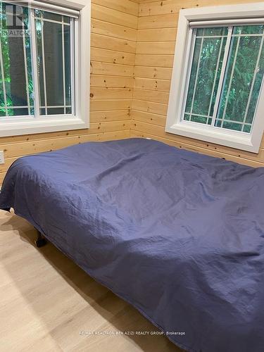 29 Paradise Road, Kawartha Lakes, ON - Indoor Photo Showing Bedroom