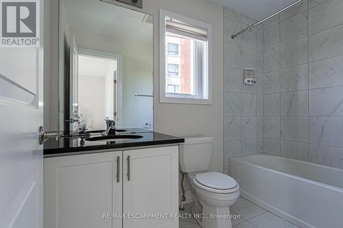 Th#11 - 115 Shoreview Place, Hamilton, ON - Indoor Photo Showing Bathroom
