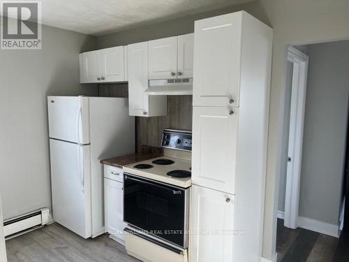 180 Pine Street S, Thorold, ON - Indoor Photo Showing Kitchen