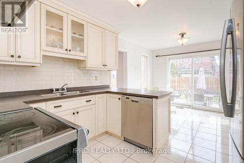 4121 Colfax Crt, Mississauga, ON - Indoor Photo Showing Kitchen With Double Sink