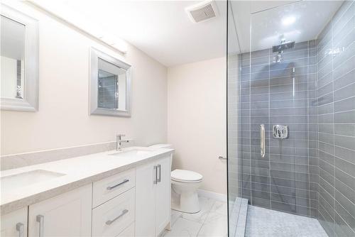 196 Upper Paradise Road|Unit #2, Hamilton, ON - Indoor Photo Showing Bathroom
