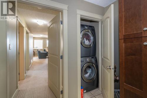 553 Mt. Ida Drive, Coldstream, BC - Indoor Photo Showing Laundry Room