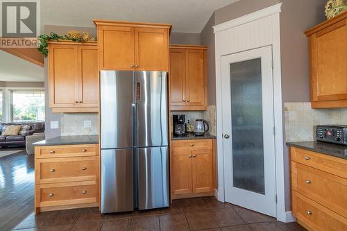 553 Mt. Ida Drive, Coldstream, BC - Indoor Photo Showing Kitchen