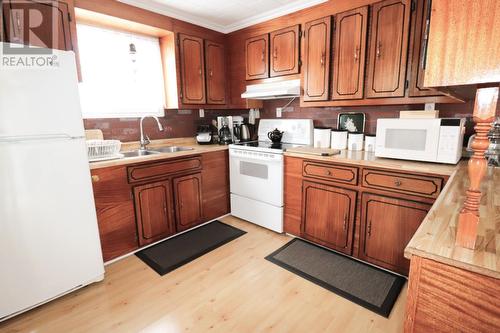 51 Main Street, Howley, NL - Indoor Photo Showing Kitchen With Double Sink