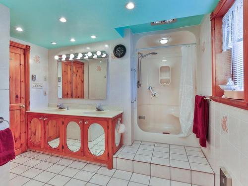 Salle de bains - 60 Av. André-Gagnon, Saint-Paul-De-L'Île-Aux-Noix, QC - Indoor Photo Showing Bathroom