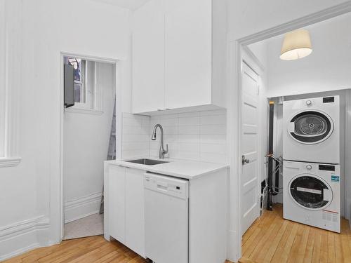 Cuisine - 8-1320 Av. Bernard, Montréal (Outremont), QC - Indoor Photo Showing Laundry Room