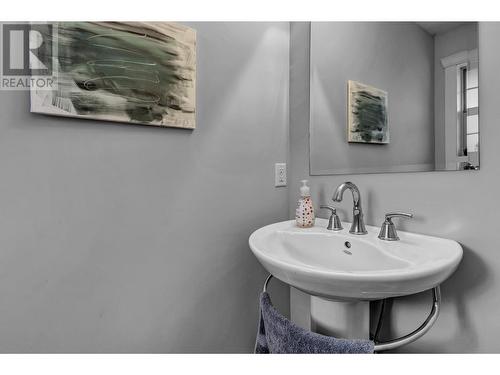 7451 Marnie Place, Prince George, BC - Indoor Photo Showing Bathroom