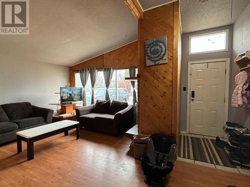 4731 Olson Avenue, Terrace, BC - Indoor Photo Showing Living Room