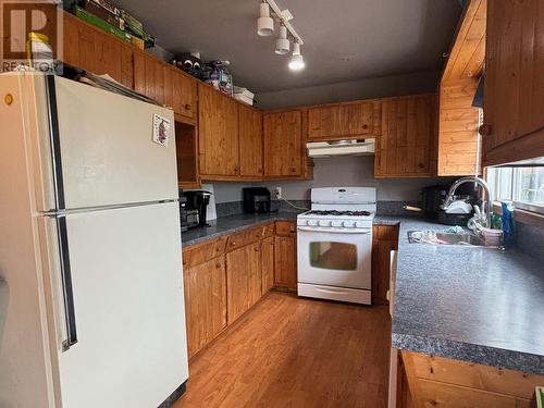 4731 Olson Avenue, Terrace, BC - Indoor Photo Showing Kitchen