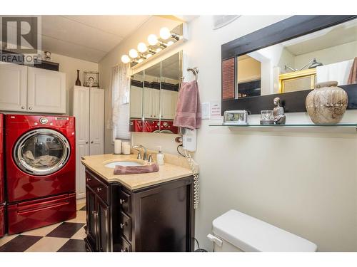 1413 Silver Sands Road, Sicamous, BC - Indoor Photo Showing Laundry Room