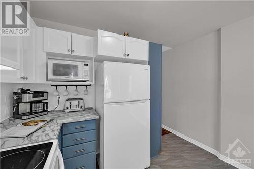 840 Longfields Drive, Nepean, ON - Indoor Photo Showing Kitchen