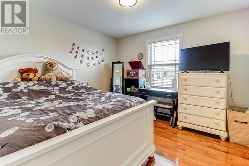 9 Flannery Street, Paradise, NL - Indoor Photo Showing Bedroom