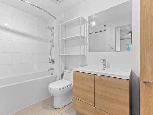 Bathroom - Ph2104-1770 Rue Joseph-Manseau, Montréal (Ville-Marie), QC - Indoor Photo Showing Bathroom