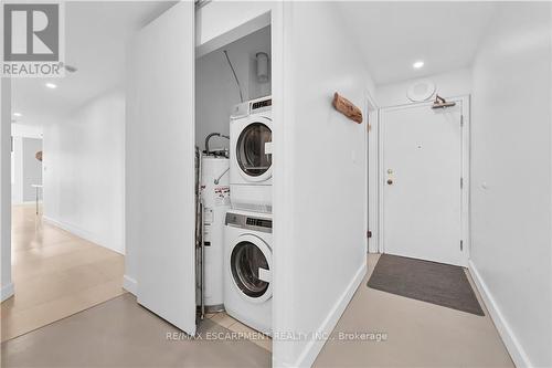 702 - 36 James Street S, Hamilton, ON - Indoor Photo Showing Laundry Room