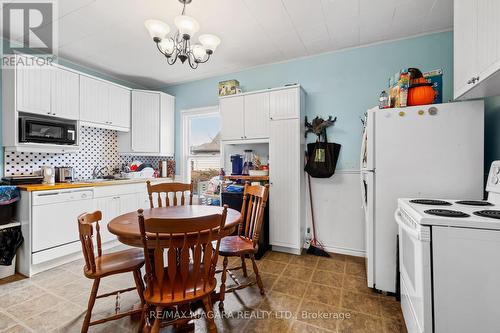 88 York Street, St. Catharines, ON - Indoor Photo Showing Kitchen