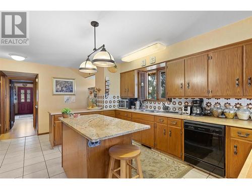 4610 Stewart Road E, Kelowna, BC - Indoor Photo Showing Kitchen With Double Sink