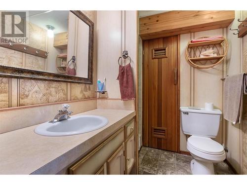 4610 Stewart Road E, Kelowna, BC - Indoor Photo Showing Bathroom