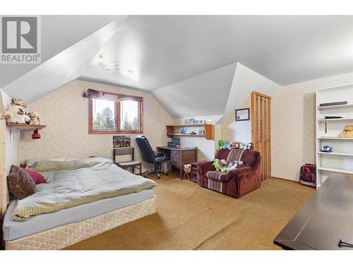 4610 Stewart Road E, Kelowna, BC - Indoor Photo Showing Bedroom